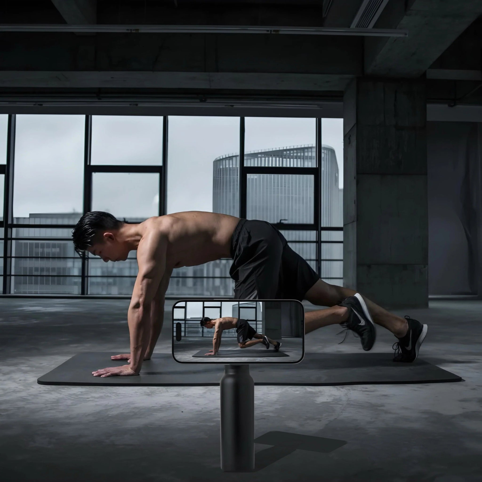 Garrafa Térmica com Suporte para Celular Dual Basic